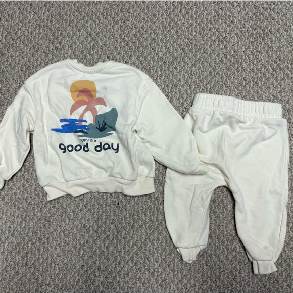 Kids Cream “Good Day” Sweatpants & Joggers Set - Picture 2 of 3